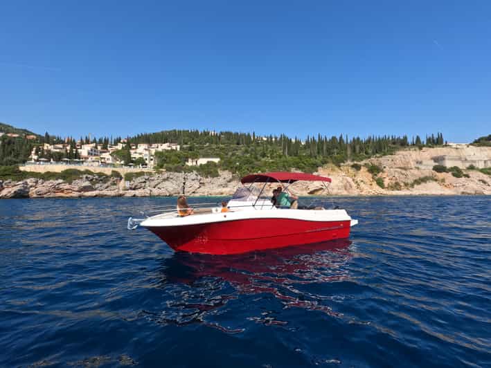 Half day speedboat tour - find caves and enjoy swimming - Speedboat vs. ferry in Dalmatia: why this half-day plan makes sense