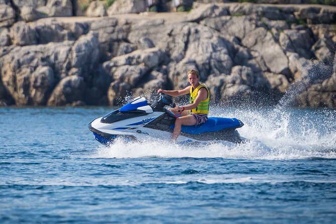 Jet Ski Rent 1h - What the 1-Hour Rental Includes (Fuel, Life Jackets, GPS Safety)
