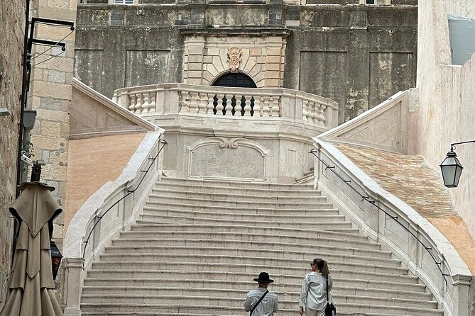 Kings Lending Expedition Private Game of Thrones Tour - Pile Gate: a riot square moment that turns into street-level drama