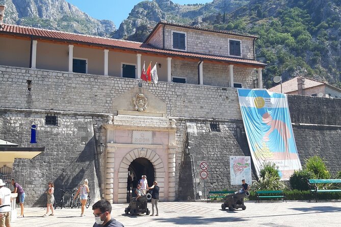 Laizy Wednesdays Tour to Montenegro - Morning start from Dubrovnik: 6:45 am pickup, air-conditioned comfort