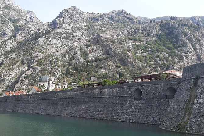 Laizy Wednesdays Tour to Montenegro - Driving, border moments, and why early timing matters