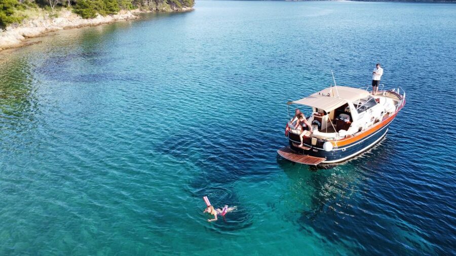 Luxury Private Boat Tour to Elaphiti Islands (4 hours) - Drinks and On-Board Rules That Keep Things Smooth