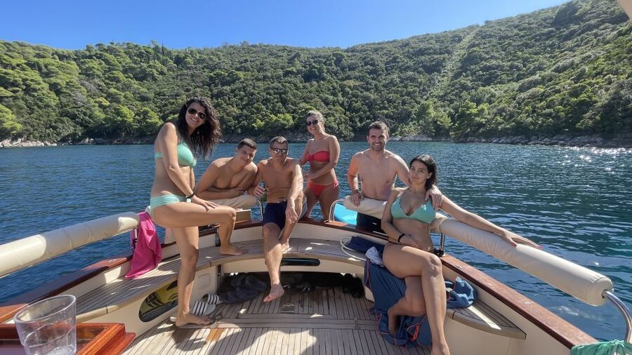 Luxury Private Boat Tour to Elaphiti Islands (4 hours) - Flexible Schedule: How Your Captain Customizes the Day