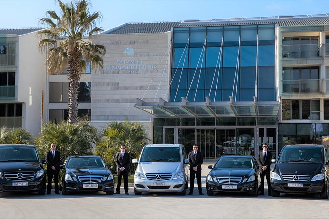 Luxury private transfer: Dubrovnik airport to Dubrovnik - Meeting Your Driver at Dubrovnik Airport, Sign Included