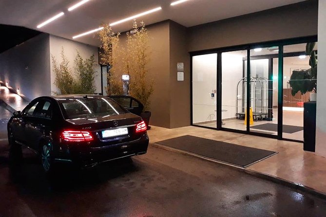 Luxury private transfer: Dubrovnik to Dubrovnik airport - Where the driver meets you, Old Town and cruise port rules