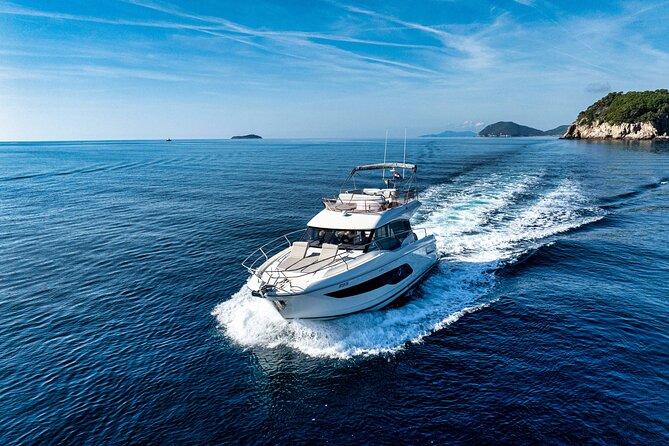 Luxury sunset cruise in Dubrovnik - Onboard comfort: drinks, gear, and the calm of good crew