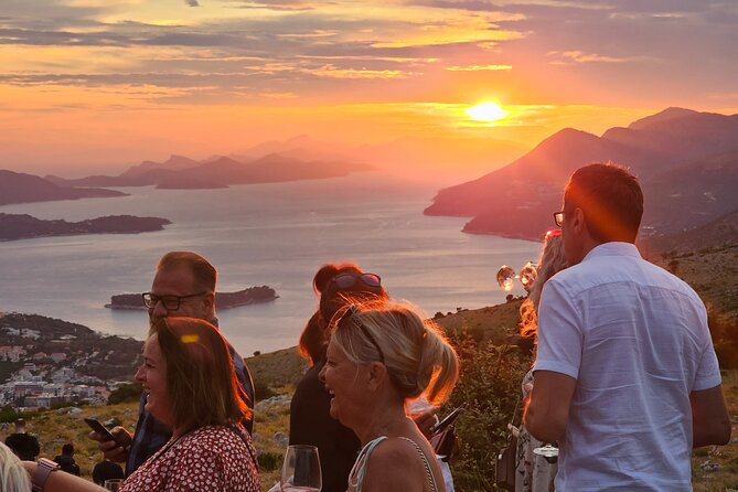 Luxury Sunset Tour with Wine Tasting - The best way to do this: comfort, shoes, and photo timing
