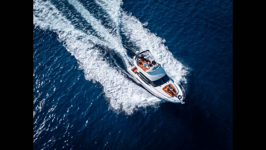 Luxury yacht: Sunset Blue Cave & Panoramic Tour w Wine - Crew quality and the kind of service that actually helps