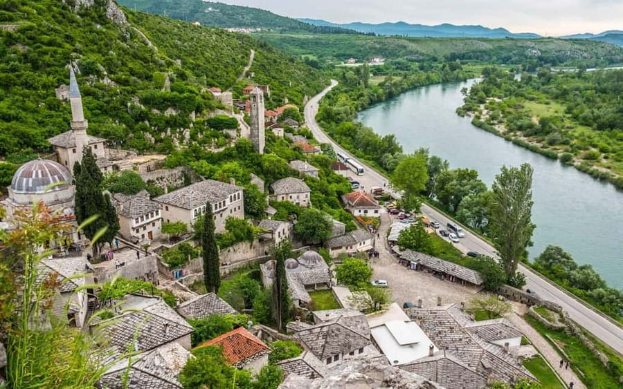 Mostar and Počitelj Day Trip from Dubrovnik - The Neretva river scene and the 24-meter dive moment