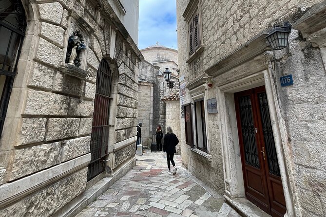 Oysters testing private tour to Ston - Ston walls, Church of St Michael, and the lunch plan