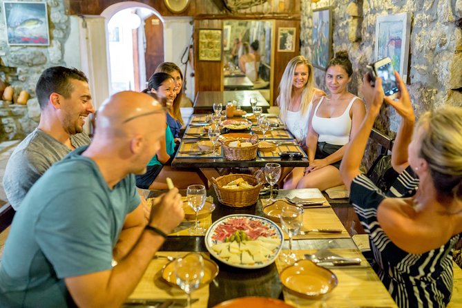 Peljesac&Ston Small-Group Food & Wine Experience from Dubrovnik - Oysters on the farmer’s boat: sea-to-table in the literal sense