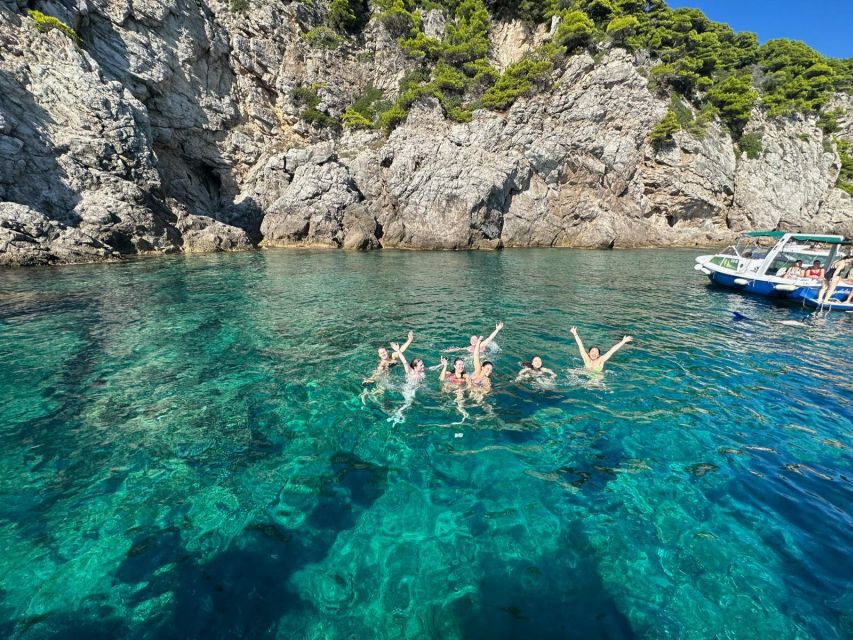 PREMIUM PRIVATE Blue Cave- tour with luxury speedboat - Meeting at Lapadska Obala 4, Then Life Jackets on