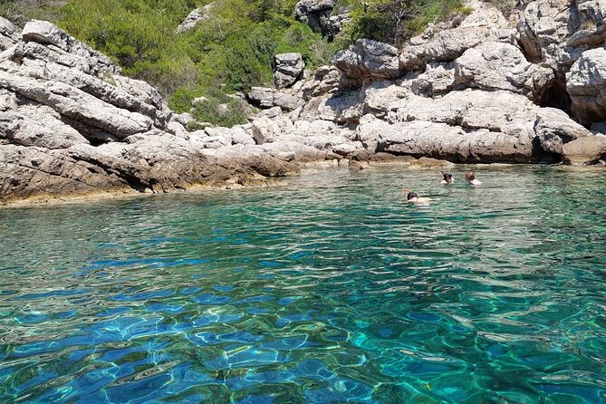 Private boat tour- explore the islands, find hidden caves and try snorkelling - FAQ