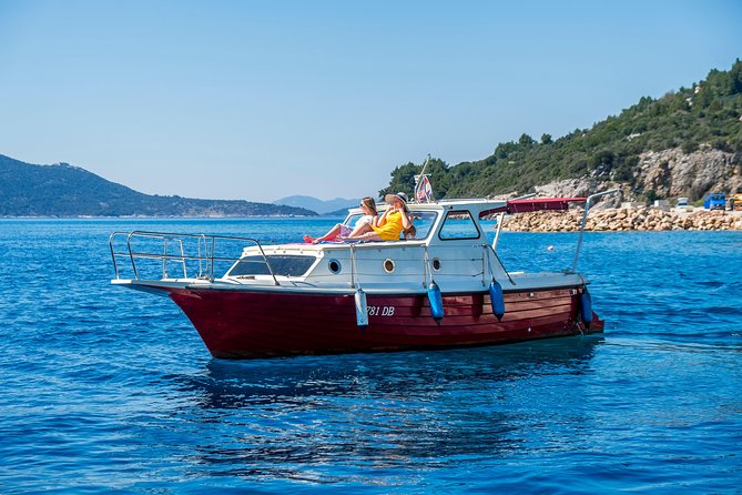 Private boat tour- explore the islands, find hidden caves and try snorkelling - Blue cave and Kolocep snorkelling: how to make the most of cave time