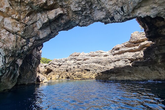 Private boat tour to Elafiti islands and south part of Mljet 8h. ALL INCLUDED - Should you book this tour or skip it?
