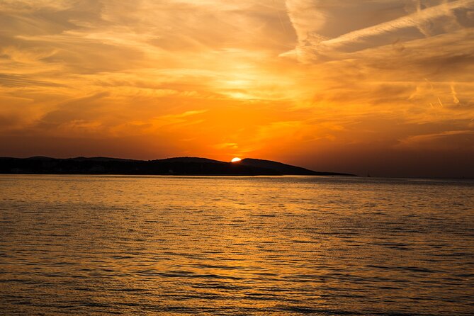 Private boat tours Dubrovnik : Sunset Panorama Cruise - Dubrovnik sunset, but with your feet off the ground