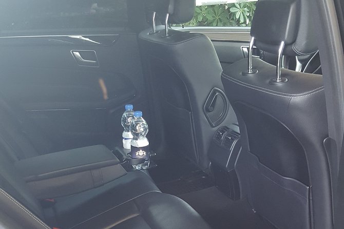 Private Departure Transfer - Dubrovnik to Dubrovnik Airport - What You Get in the Car: AC, WiFi, and Bottled Water
