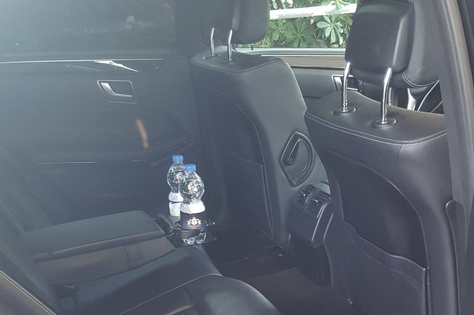 Private Dubrovnik Arrival Transfer - Airport to Dubrovnik - The ride itself: air-conditioning, bottled water, and WiFi