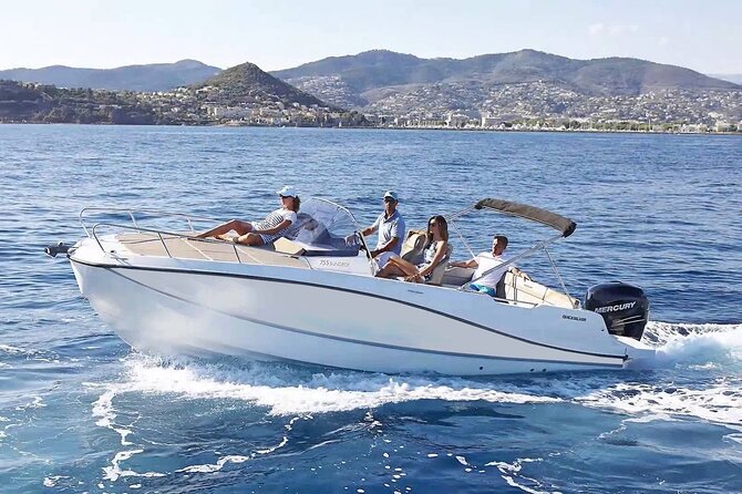 Private Dubrovnik Champagne Sunset Cruise - Crew and boat: what you should expect from the captain