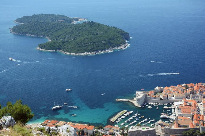 Private Dubrovnik History & Scenery City Tour - Getting to the viewpoints: Amerling Fountain and a clean 2.5-hour schedule