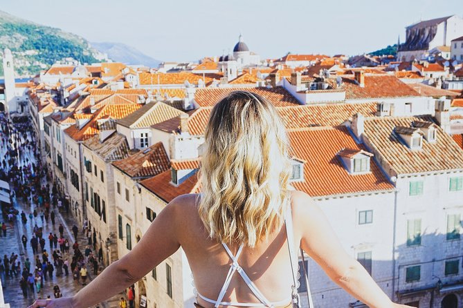 Private Jewish Heritage Walking Tour in Dubrovnik with Local Expert - Stop 3: Old Town tracers, the ghetto remnants, and the Grand Jewish Fountain