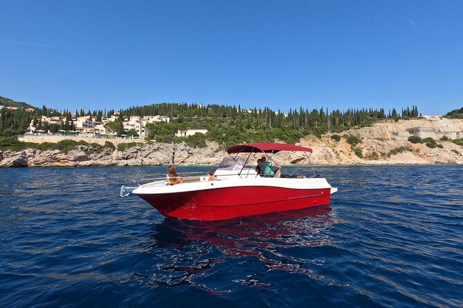 Private luxury speedboat tour-Islands, caves, beaches, snorkeling - Key highlights worth clocking