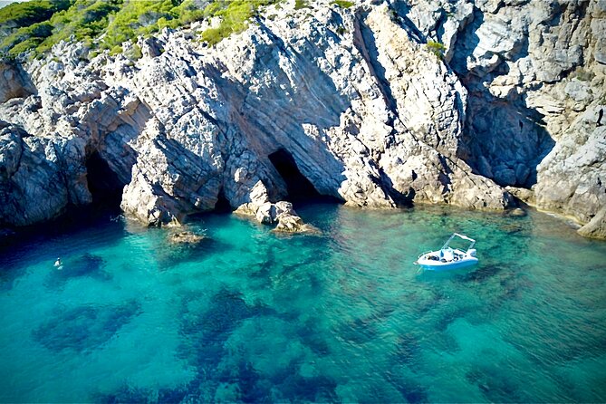 Private Noon Escape Tour to Elaphite Islands Hidden Gems - Second hour on Koločepa, including Green Cave and the extra cave stops