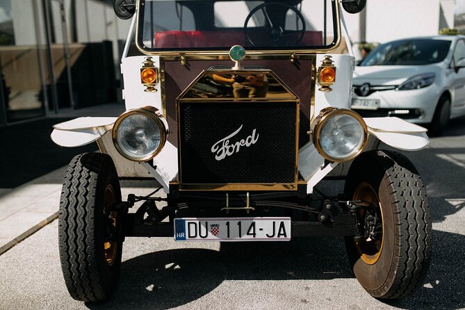 Private Sightseeing Tour in Dubrovnik with a Classic Old Car - Lapad coast stops: Sorkočević summer residence and the King Zvonimir promenade