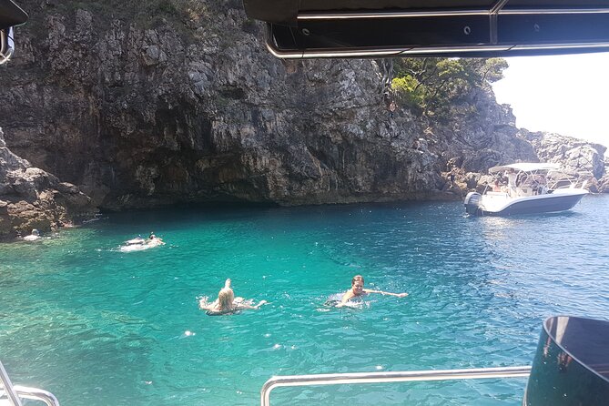 Private Speedboat Guided Tour: Explore the best of Dubrovnik Islands - Sipan and Sudurad for views and noble-era stories