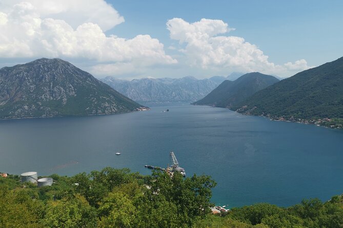 Private tour Montenegro - Lunch by a river and the value of eating somewhere calmer