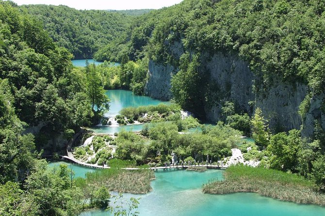 Private Tour: Plitvice Lakes National Park Day Trip from Dubrovnik - Wooden Bridges and Turquoise Lakes: What You’re Seeing