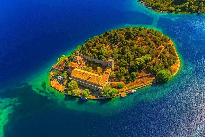Private tour to the island of Mljet and Odysseus cave - Plaža Limuni: sandy and calm, with a calmer feel