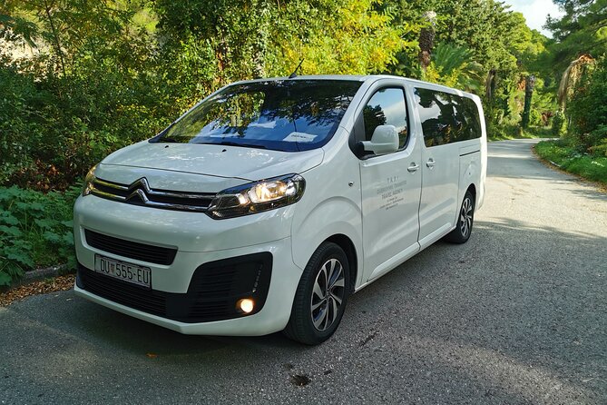 Private Transfer by 8 seats van from and to Dubrovnik Airport - English Support and Mobile Ticket for Low-Friction Travel