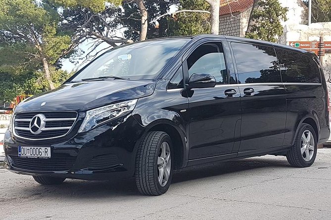 Private transfer Dubrovnik airport to Dubrovnik ACI Marina in Komolac - Inside the Vehicle: Air-Conditioned Comfort for the Whole Group