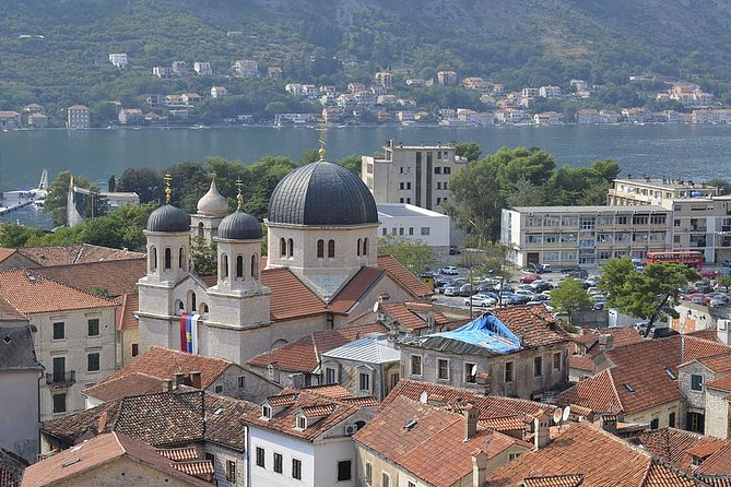 Private Transfer from Dubrovnik to Kotor with Hotel-pick-up and drop off - Finding your driver without the awkward guessing