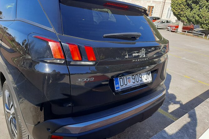 Private Transfer Service in Dubrovnik - Finding your driver fast with a name sign (and fewer headaches)