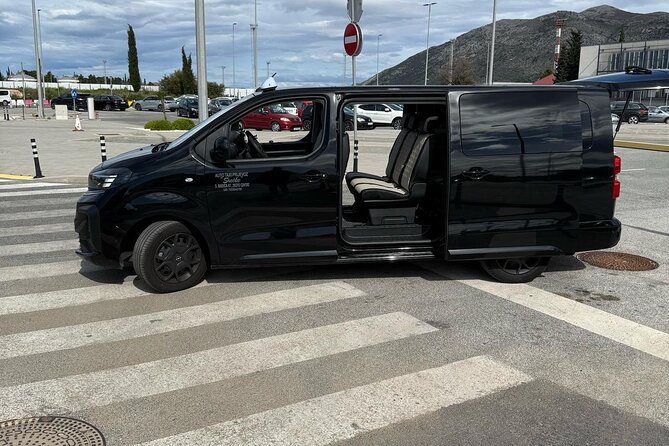 Private Transfers from Dubrovnik Airport to Hotels - Arriving in Dubrovnik: the Dubac viewpoint moment