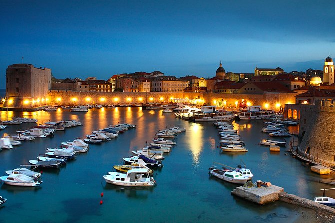 Private Walking Tour through the Old Town of Dubrovnik - Luza Square: a free, simple start that sets the tone