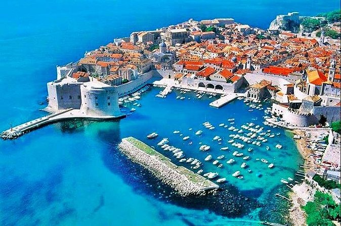 Private Walking Tour through the Old Town of Dubrovnik - The guide experience: why people call it out