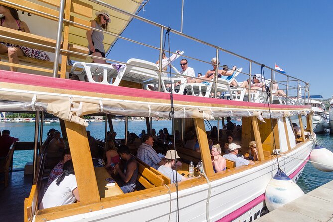 Rent a Boat! (Group Option - Half Day) - Making your cruise feel personal, route and music included