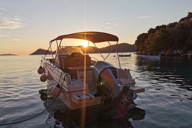 Rent a luxury speed boat for great fun on this Elaphiti Islands tour - Skippers and guide style that make the day feel fun