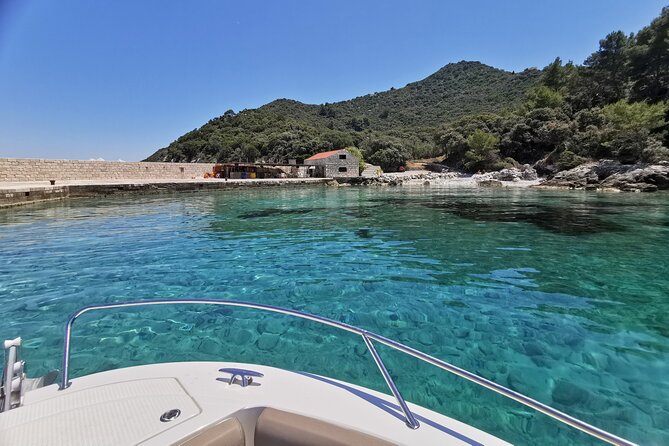 Rent a luxury speed boat for great fun on this Elaphiti Islands tour - Price and value for a private group up to 12