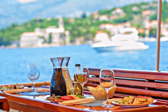 Rent a Traditional Wooden Boat (64 pax) - Price and Value for a 64-Seat Group Boat Rental