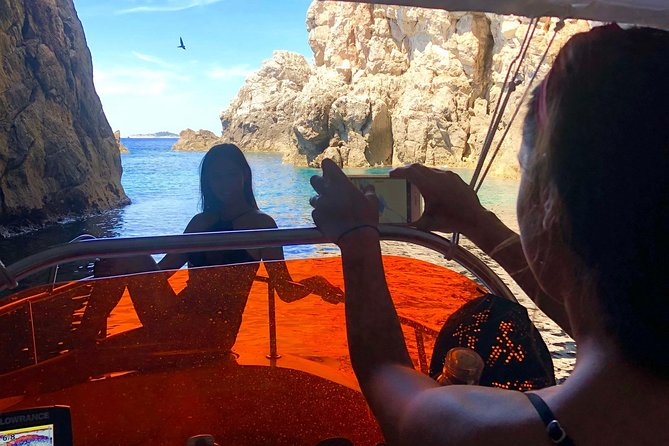 Sail, see, stop, photograph (4 hours) - The crew and vibe: fast, friendly, and focused on keeping you comfortable