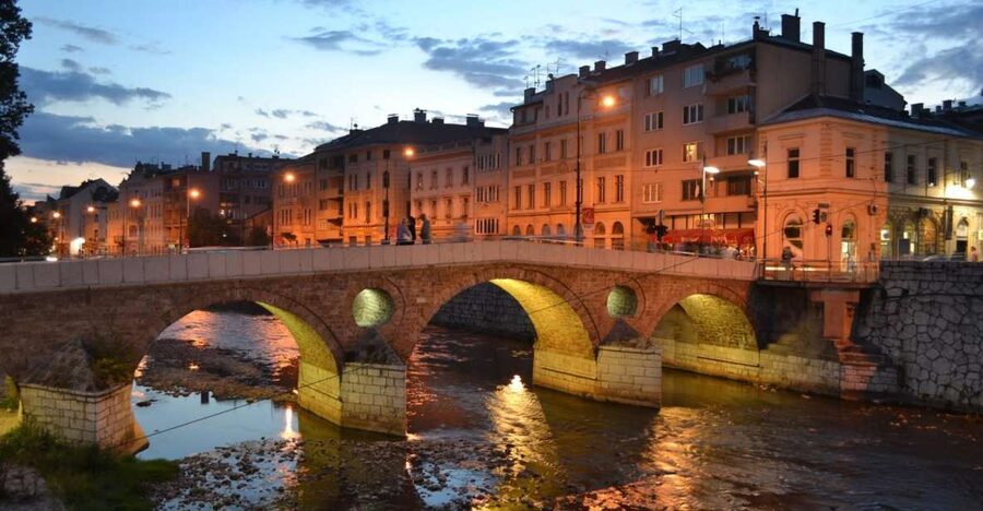 Sarajevo Private Full-Day Excursion from Dubrovnik - Crossing into Bosnia: Neum and the Počitelj stop