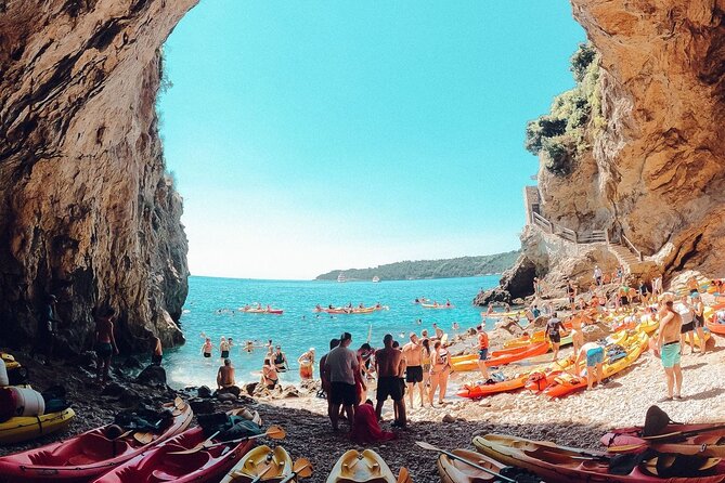 Sea Kayaking Safari Dubrovnik - The group experience: max 20, no experience required