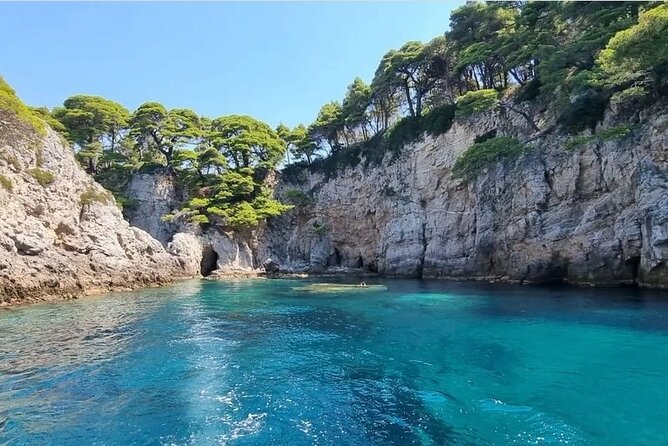 Speed Boat Tour to Elaphiti Caves and Sandy Beach from Dubrovnik - Šunj Beach on Lopud: The Best Kind of Reset
