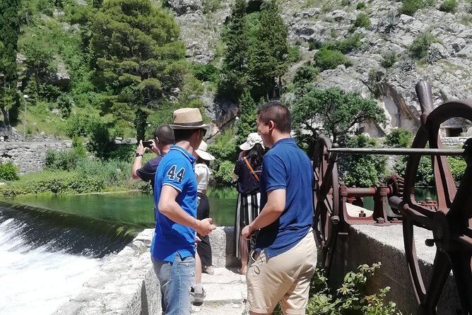 Ston bay boat ride & oystery & wine tour from Dubrovnik - Optional Ston city walk, St. Blaise church, and the old salt factory