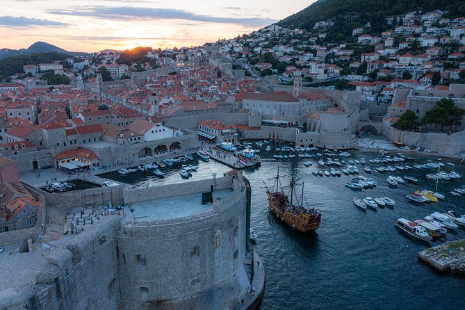Sunset Panorama Cruise with a Guide on a Wooden Galleon - The live show and the Miho Pracat stories