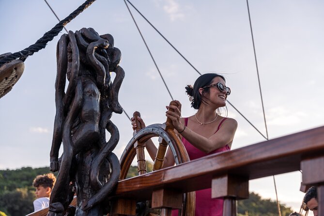 Sunset Panorama Cruise with a Guide on a Wooden Galleon - Logistics that can make or break your evening